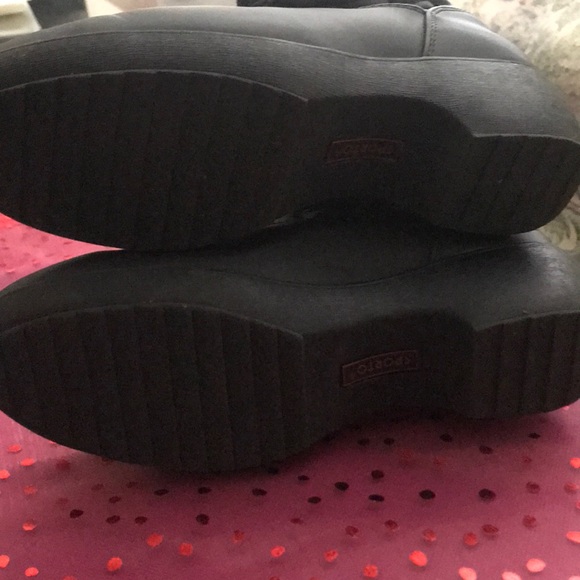 Boot - Picture 2 of 3